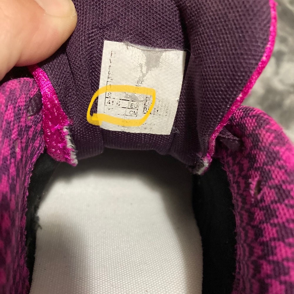 Women’s New Balance 696 tennis shoe, purple size 10 - Picture 7 of 7